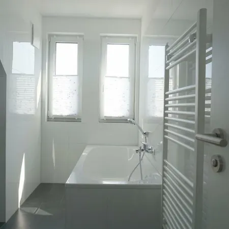 Haus Leonora * Goehren (Ruegen)