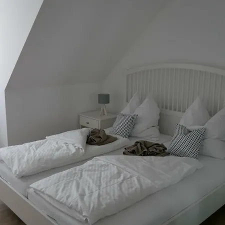 Haus Leonora * Goehren (Ruegen)