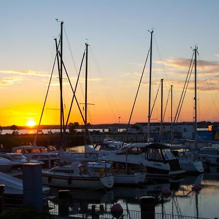 Haus Leonora * Goehren (Ruegen)